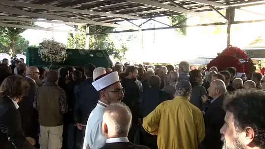 Duayen gazeteci Halit Kıvanç son yolculuğuna uğurlandı