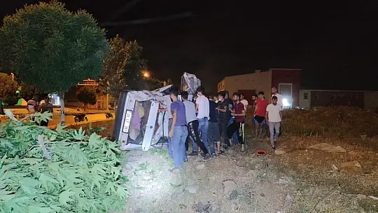 Düğün dönüşü otomobil takla attı: 2 yaralı