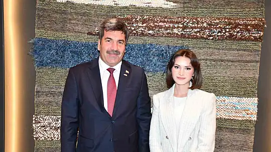 Dünya halı üretiminin merkezi Türkiye, dünya halı modasında da belirleyici