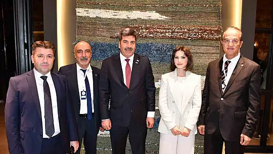 Dünya halı üretiminin merkezi Türkiye, dünya halı modasında da belirleyici