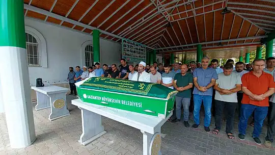 Düştüğü havuzda boğulan minik Duru defnedildi