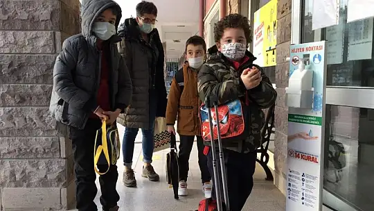 Düşük ve orta riskli bölgelerde yüz yüze eğitim başladı