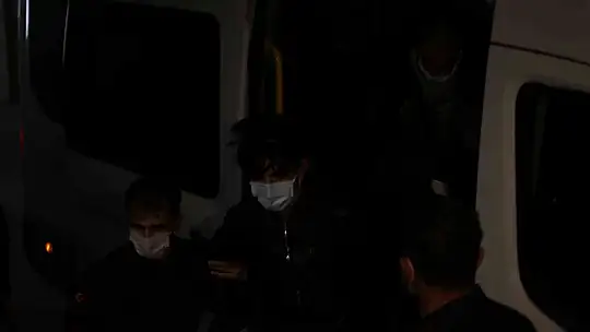 Düzensiz göçmenler ülkelerine Göçmen Geri Gönderme Merkezleri'nden böyle gönderiliyor