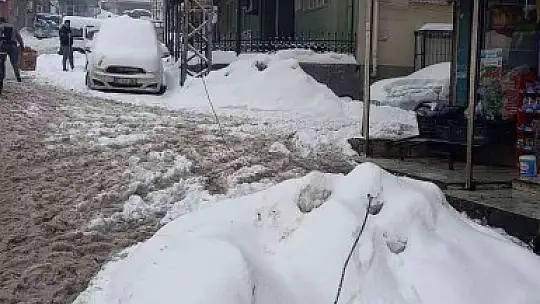 Elektrik çarpmasıyla komalık oldu, bir yıl sonra aynı gün hayatını kaybetti