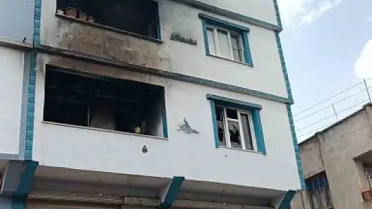 Elektrikten yangın çıktı, 14 kişi hastaneye kaldırıldı
