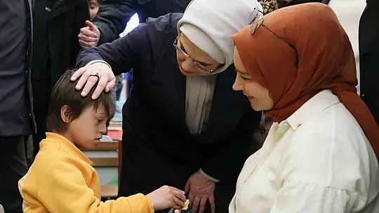 Emine Erdoğan, BM Habitat İcra Direktörü Sharif ile deprem bölgesine gitti