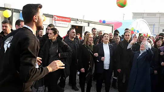 Emine Erdoğan, BM Habitat İcra Direktörü Sharif ile deprem bölgesine gitti