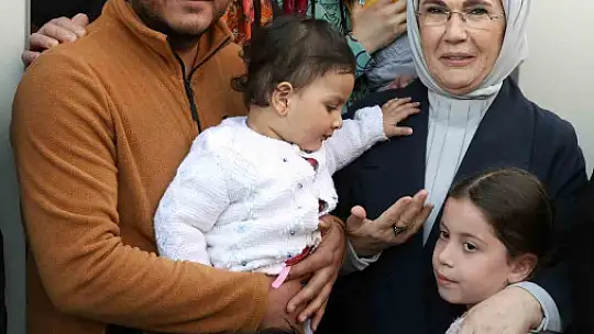 Emine Erdoğan, BM Habitat İcra Direktörü Sharif ile deprem bölgesine gitti