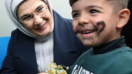 Emine Erdoğan, BM Habitat İcra Direktörü Sharif ile deprem bölgesine gitti