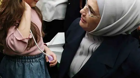 Emine Erdoğan, BM Habitat İcra Direktörü Sharif ile deprem bölgesine gitti