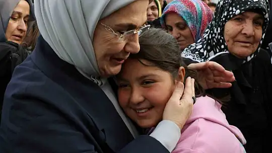 Emine Erdoğan, BM Habitat İcra Direktörü Sharif ile deprem bölgesine gitti