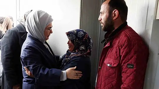 Emine Erdoğan, BM Habitat İcra Direktörü Sharif ile deprem bölgesine gitti