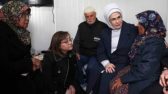 Emine Erdoğan, BM Habitat İcra Direktörü Sharif ile deprem bölgesine gitti
