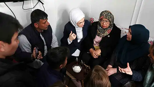 Emine Erdoğan, BM Habitat İcra Direktörü Sharif ile deprem bölgesine gitti
