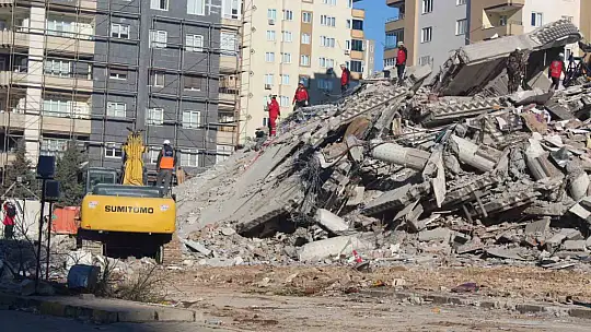 Emre apartmanında 72 saat sonra umutlar yeniden yeşerdi