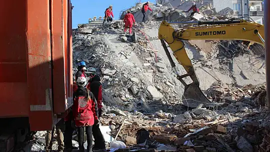 Emre apartmanında 72 saat sonra umutlar yeniden yeşerdi