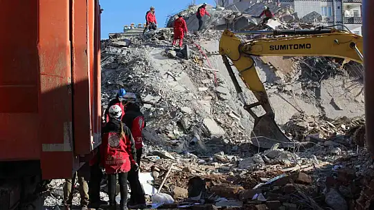 Emre apartmanında 72 saat sonra umutlar yeniden yeşerdi