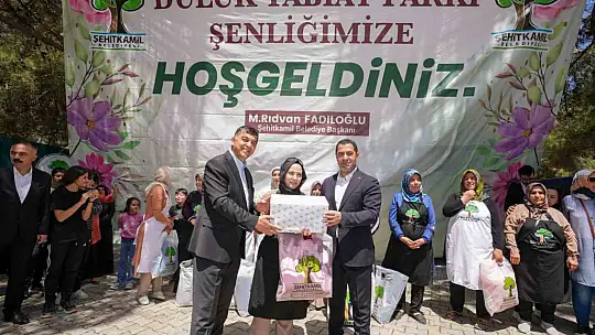 En güzel çiğ köfteyi yapanlar ödüllendirildi