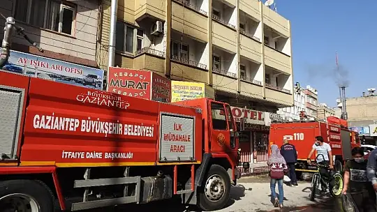 Çay demlerken tüpte unutulan demlik yangına neden oldu