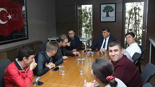 Engelli ve özel sporcular, Fadıloğlu'nu ziyaret etti