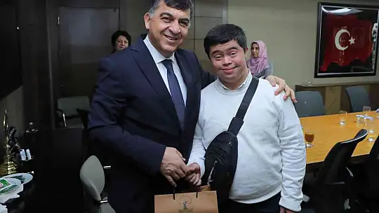 Engelli ve özel sporcular, Fadıloğlu'nu ziyaret etti
