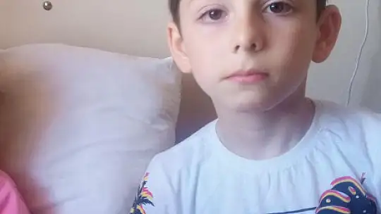 Enkazdan 106 saat sonra sağ çıkarıldı, ilk isteği döner ekmek oldu