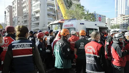 Enkazdan 91 saat sonra kurtarılan minik Ayla, hastaneye getirildi