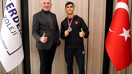 Erdem Koleji öğrencisi Balkan şampiyonu oldu
