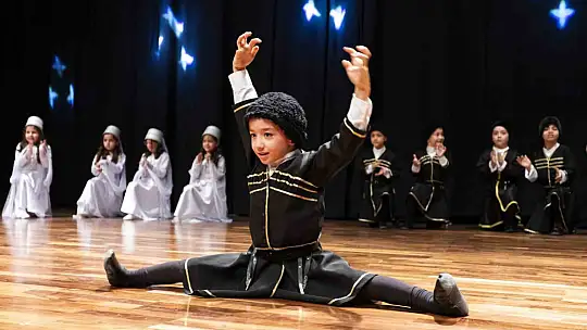 Erdem Koleji öğrencilerden muhteşem gösteri