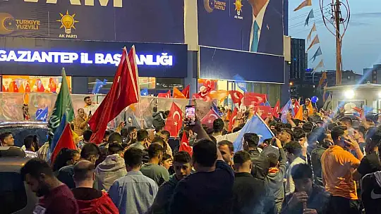 Erdoğan'ın zaferi Gaziantep'te coşkuyla kutlanıyor