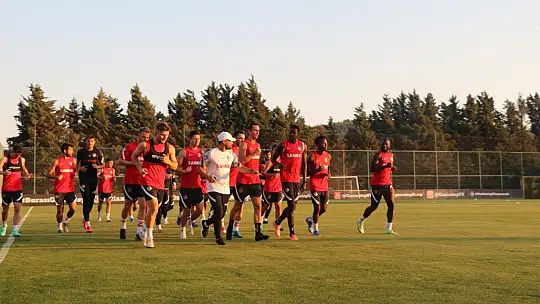 Erol Bulut: 'Gaziantep FK, geçen seneden iyi bir konumda olacak