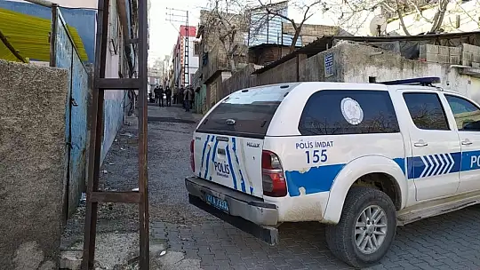 Eşi tarafından bıçaklanan kadın hayatını kaybetti