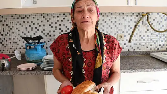 Eşi tarafından terk edilen kadın kirayı ödeyemediği için evden atıldı