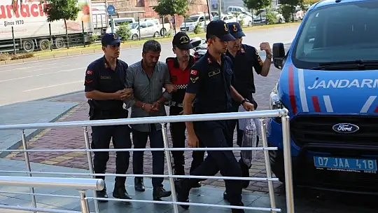 Eşini 14 kez bıçaklayarak öldüren sanıktan kan donduran ifade