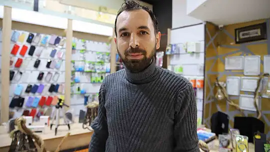 Esnafın 'heimlich manevrası' yaşlı adamın hayatını kurtardı
