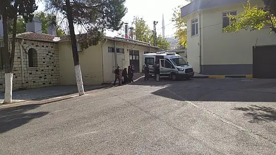 Evde gömülü bulunan ceset kimsesizler mezarlığına defnedilecek