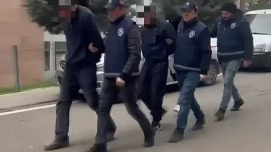 Evden 120 bin liralık ziynet eşyası çalan 3 şahıs tutuklandı