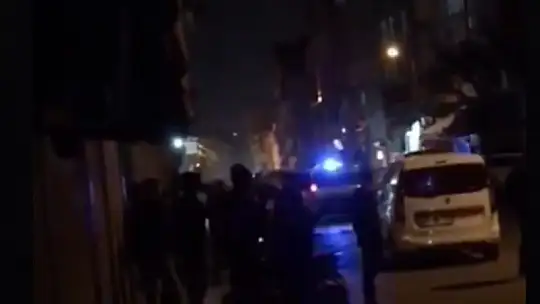 Evinin önünde bıçaklanan şahıs hayatını kaybetti