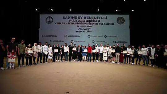 Evlilik Okulu'nda eğitim gören 530 çifte sertifika