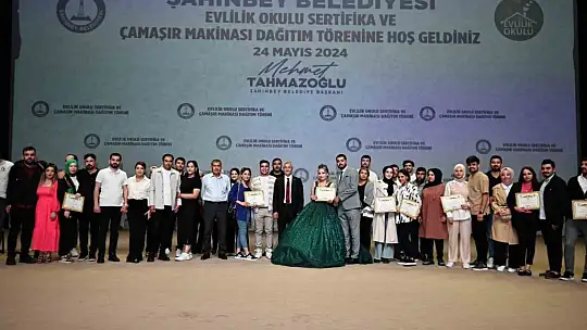 Evlilik Okulu'nda eğitim gören 530 çifte sertifika