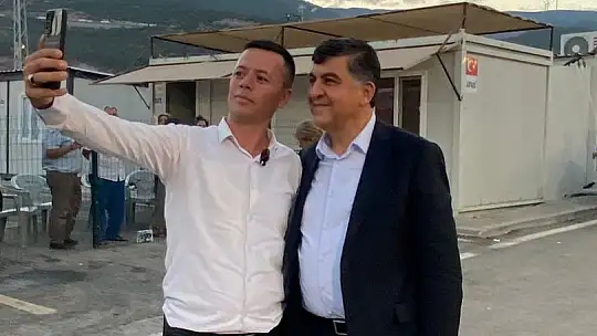 Fadıloğlu, depremzedeler ile bir araya geldi