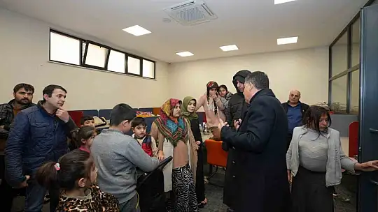Fadıloğlu depremzedeleri yalnız bırakmıyor