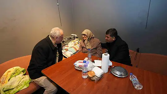 Fadıloğlu depremzedeleri yalnız bırakmıyor