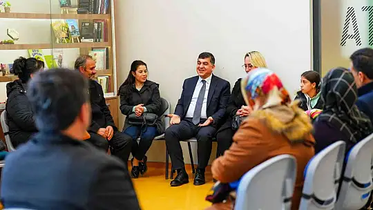 Fadıloğlu, geleceğin deneyapçılarıyla bir araya geldi