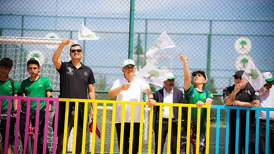 Fadıloğlu, gençlerle birlikte pedal çevirdi