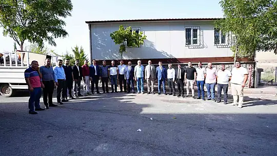 Fadıloğlu ile Erdoğan matbaa ve kuaför temsilcileriyle buluştu