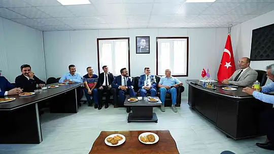 Fadıloğlu ile Erdoğan matbaa ve kuaför temsilcileriyle buluştu
