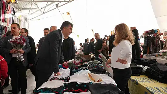 Fadıloğlu İle Gül, pazarcı esnafın sorunlarını dinledi
