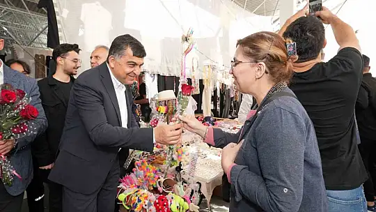 Fadıloğlu İle Gül, pazarcı esnafın sorunlarını dinledi