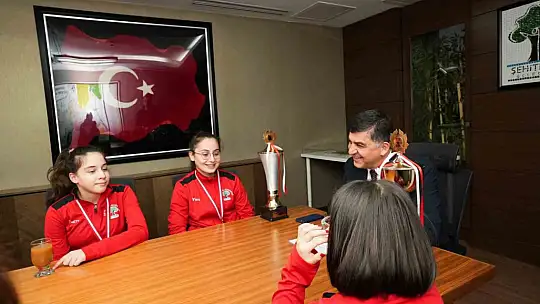 Fadıloğlu, milli sporcuları ağırladı
